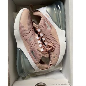 Nike Women’s Air Max 270 Size 7 in Pink/Silver